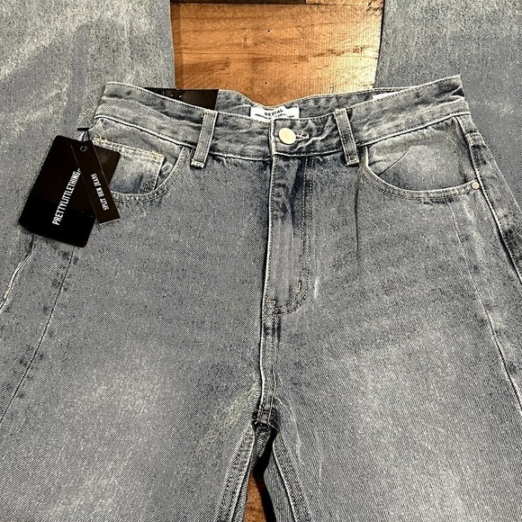 REDIAL by Pretty Little Thing Light Wash Split Hem Jeans - Picture 4 of 11